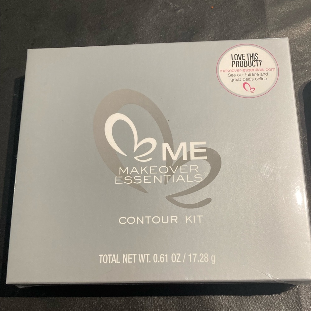 ME MAKEOVER ESSENTIALS CONTOUR KIT